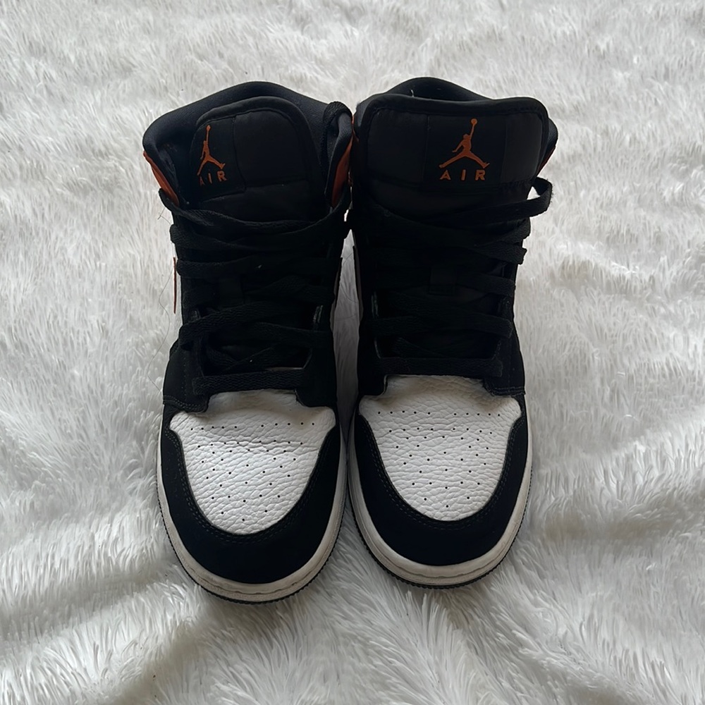 Jordan Mid 1’s “Shattered Backboard” 2019 Release